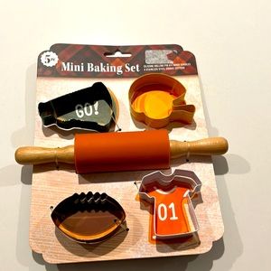 Football mini baking set. 5 pack